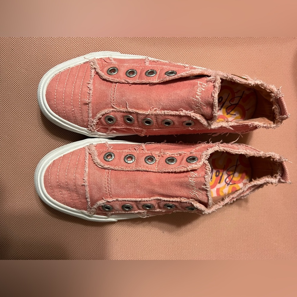 Blowfish Sneakers Womens Size 10 NWOT Coral Slip On Canvas Frayed Edge Comfort - Picture 5 of 7